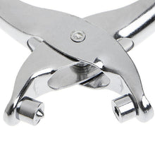 Grommet setting pliers with eyelets and setting tools